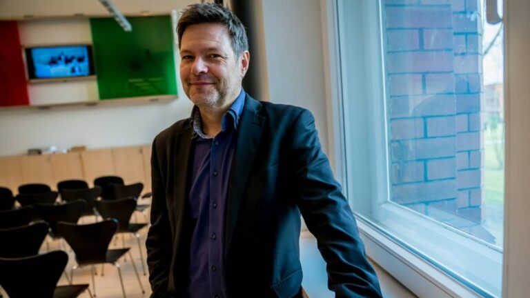 Αντικαγκελάριος Γερμανίας Ρόμπερτ Χάμπεκ: «Μπορεί να βρισκόμαστε στα πρόθυρα ενός πολέμου στην Ευρώπη»