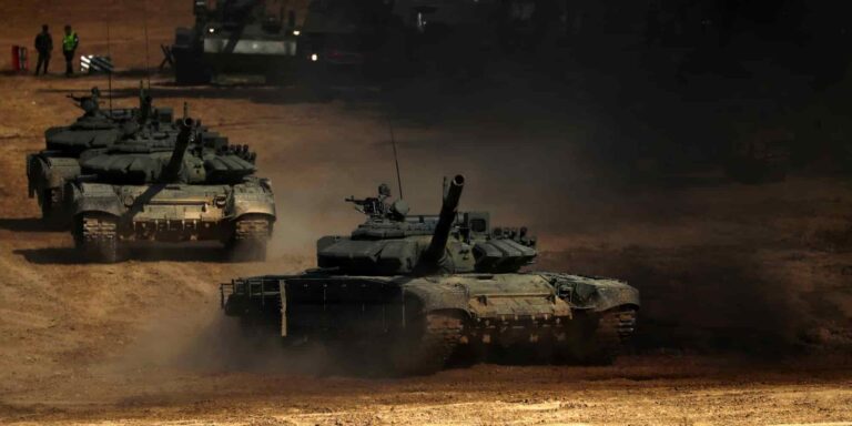 Τανκς κινούνται προς την ανατολική Ουκρανία μετά την απόφαση Πούτιν – Φόβοι για μεγαλύτερη σύρραξη (βίντεο)