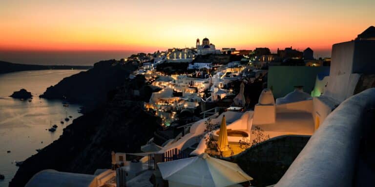 Conde Nast traveller: Η Σαντορίνη και η Μήλος ανάμεσα στα καλύτερα ελληνικά νησιά για επίσκεψη το 2022 (εικόνες)