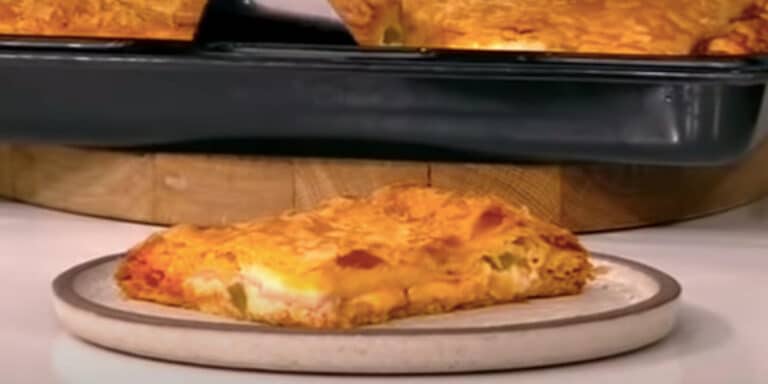 Σπιτική ζαμπονοτυρόπιτα έτοιμη σε χρόνο μηδέν