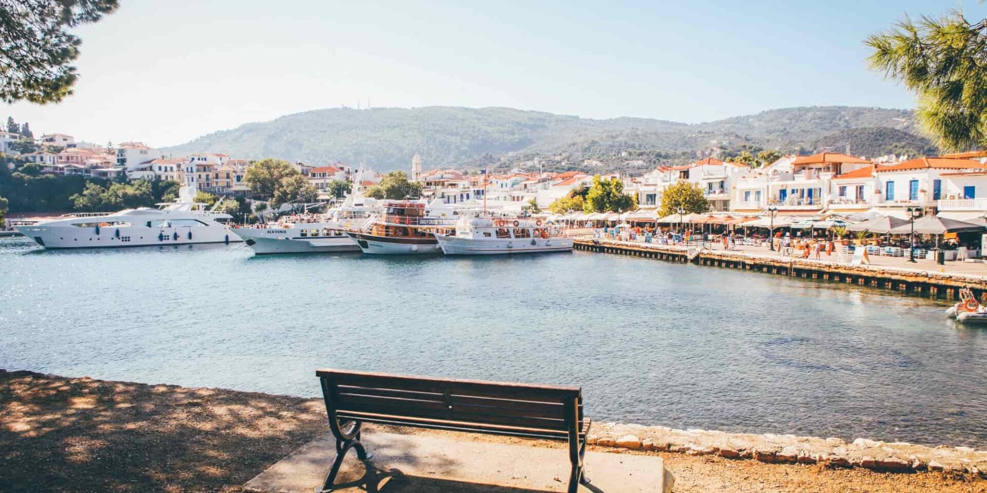 Μαγευτικές Σποράδες, εικόνα από το νησί της Σκιάθου