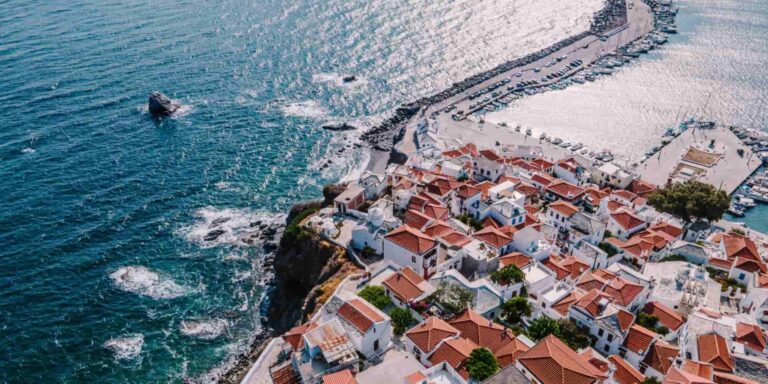 Η Σκόπελος του «Mamma Mia» στον κατάλογο των προορισμών που ταυτίστηκαν με κινηματογραφικές επιτυχίες (βίντεο)