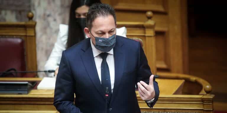 Πέτσας: «Απαράδεκτες οι δηλώσεις Δούκα – Άλλο να σπεύδεις να βοηθήσεις και άλλο να εξαγοράζεις»