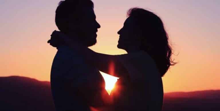 Tελικά η αγάπη είναι ο γερασμένος έρωτας;