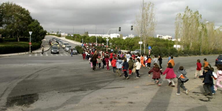 Χαλαρώνουν τα μέτρα: Τι ισχύει για τις σχολικές εκδρομές – Πότε θα επιτρέπονται διήμερες και «πενταήμερες»