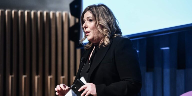 Συρεγγέλλα: «Ανοίγει η πλατφόρμα για τις εγγραφές στο Μητρώο Επιμελητών για “Νταντάδες της γειτονιάς”»