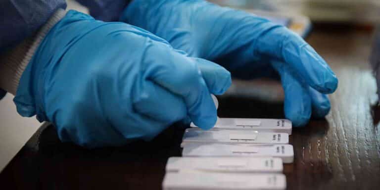 Κορονοϊός: Το 1/3 των κρουσμάτων είναι στην Αττική