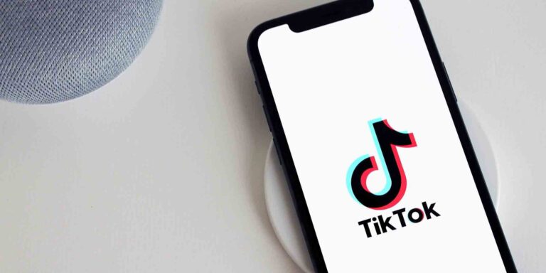 Το TikTok θα «ρίχνει» τα βίντεο για τις διατροφικές διαταραχές