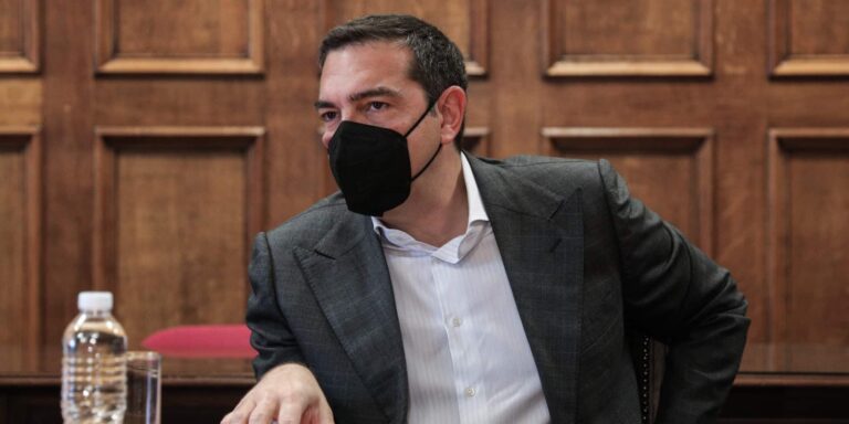 Τσίπρας: «Ο κ. Μητσοτάκης οδηγεί 1.200 εργαζόμενους της ΛΑΡΚΟ στην απόλυση και την απώλεια στέγης» (εικόνες)