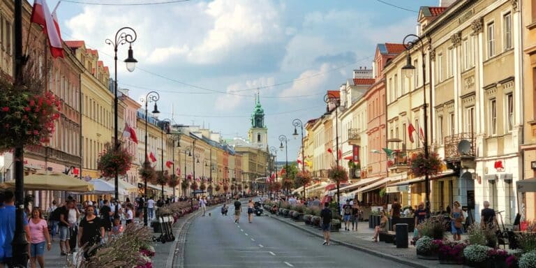 Ενοχλημένη Βαρσοβία για την «καμπάνα» της Κομισιόν – Παρακρατούνται πόροι  15 εκατ. ευρώ