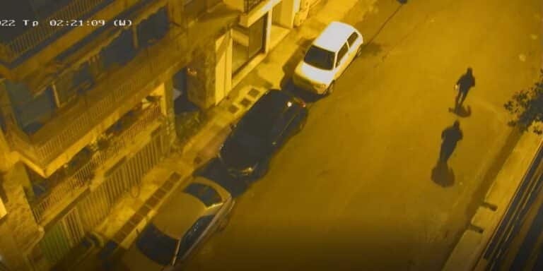 Βίντεο ντοκουμέντο με τους δράστες της εμπρηστικής επίθεσης στο σπίτι του Βασίλη Ντούμα