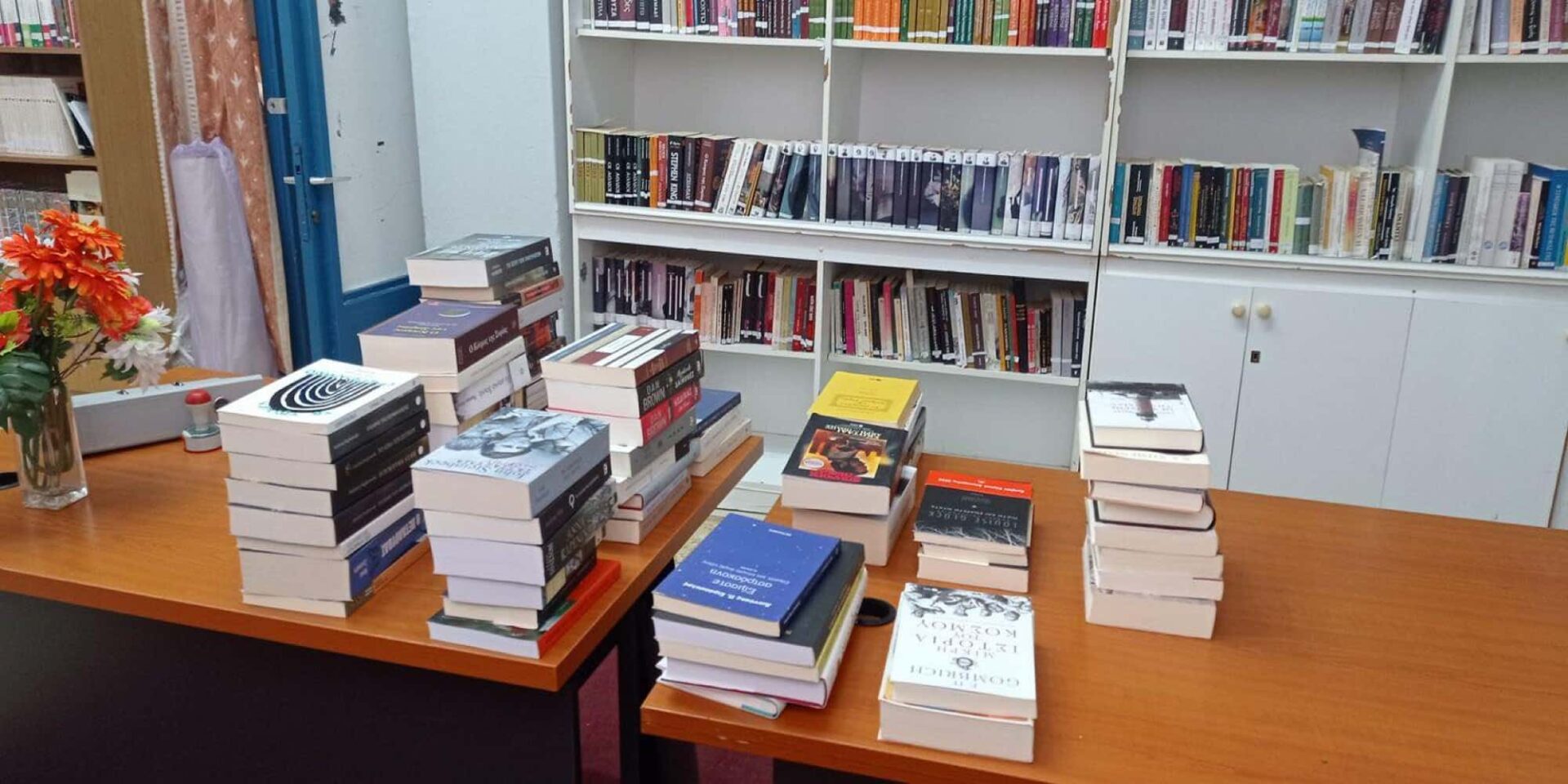 Το Μαξίμου έστειλε λογοτεχνικά βιβλία σε ΕΠΑΛ του Αγρινίου