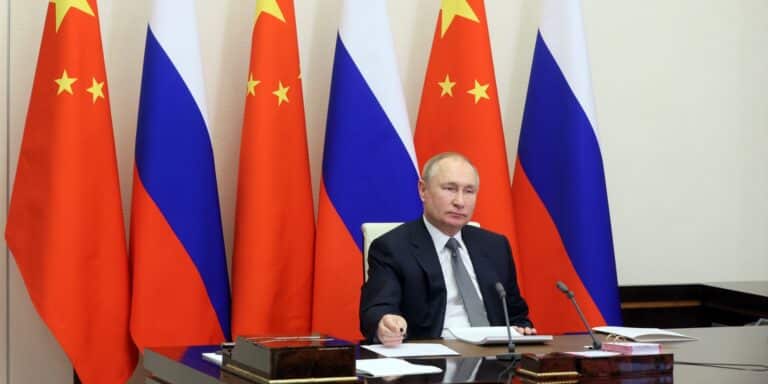 Οι ΥΠΕΞ Κίνας και Ρωσίας προετοίμασαν το έδαφος για τη συνάντηση του Σι Τζινπίνγκ με τον Βλαντίμιρ Πούτιν