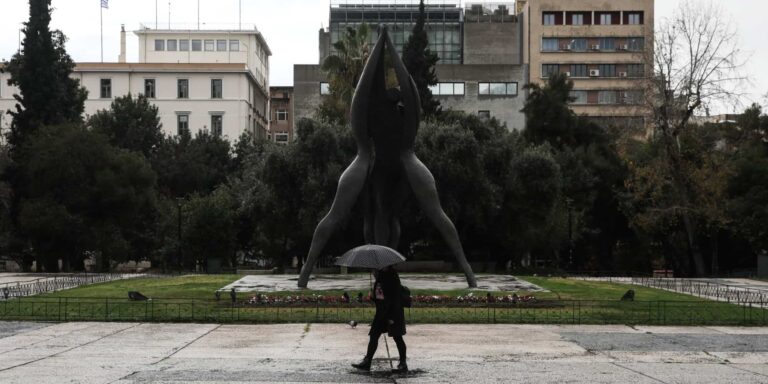 Καιρός: Πέφτει κατακόρυφα η θερμοκρασία από απόψε – Πού θα «χτυπήσει» η κακοκαιρία