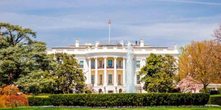 Ουκρανία: Διαταγή των ΗΠΑ για αποχώρηση του προσωπικού της πρεσβείας στο Κίεβο