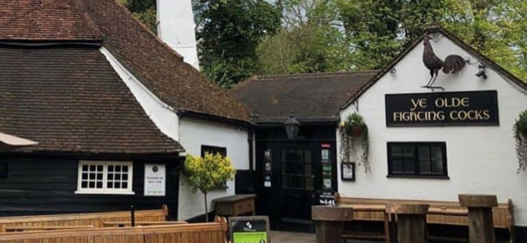 Η παλαιότερη παμπ στο Ηνωμένο Βασίλειο κλείνει μετά από 1.229 χρόνια (εικόνες)