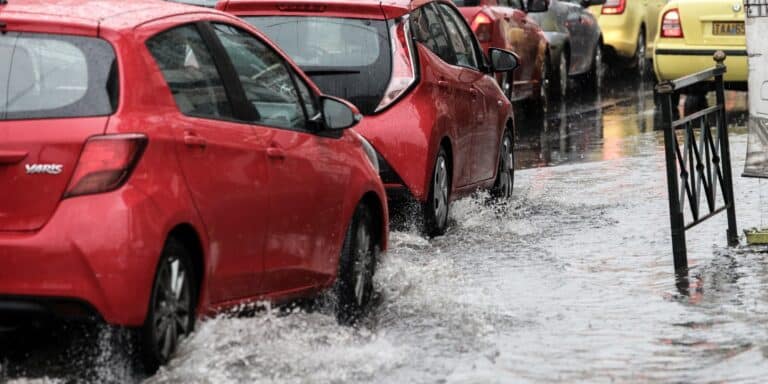 Κίνηση στους δρόμους: H βροχή προκάλεσε μποτιλιάρισμα στον Κηφισό – Πού υπάρχουν προβλήματα (εικόνα)
