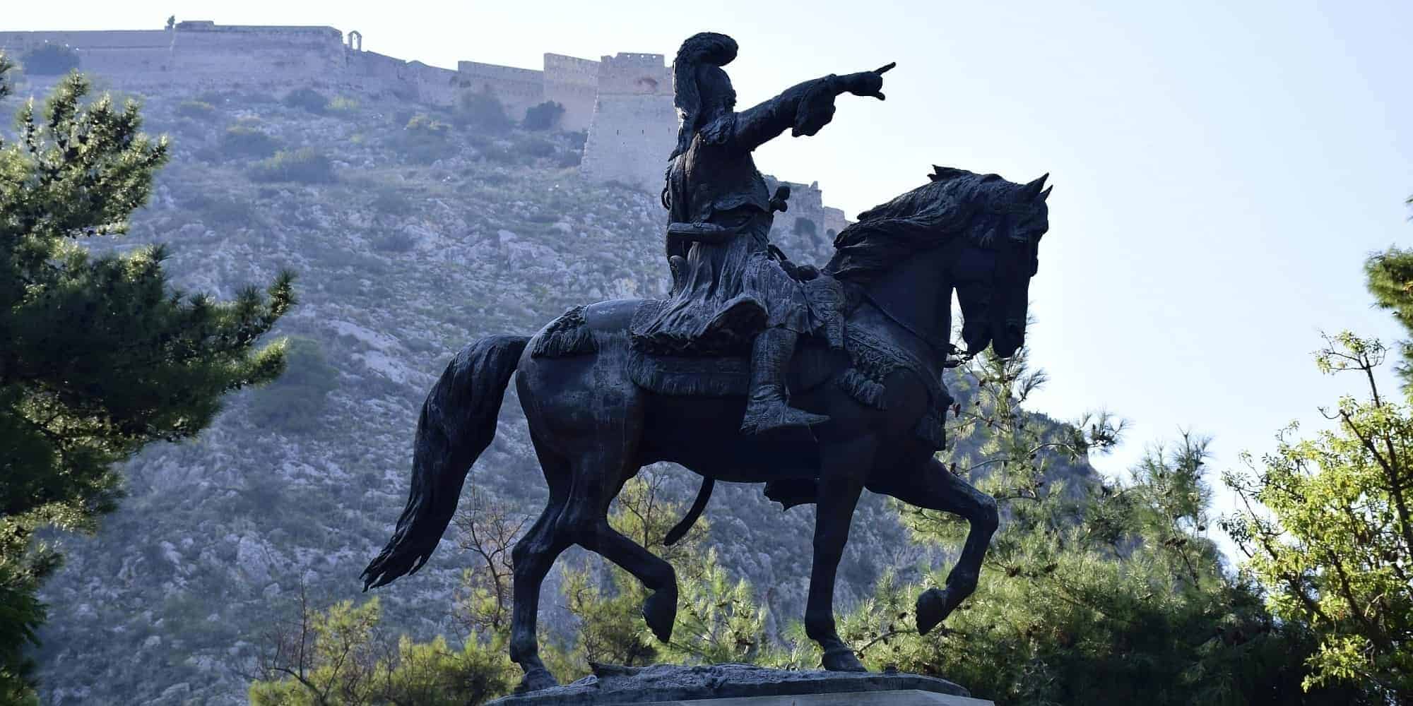 Το άγαλμα του Κολοκοτρώνη στο Ναύπλιο