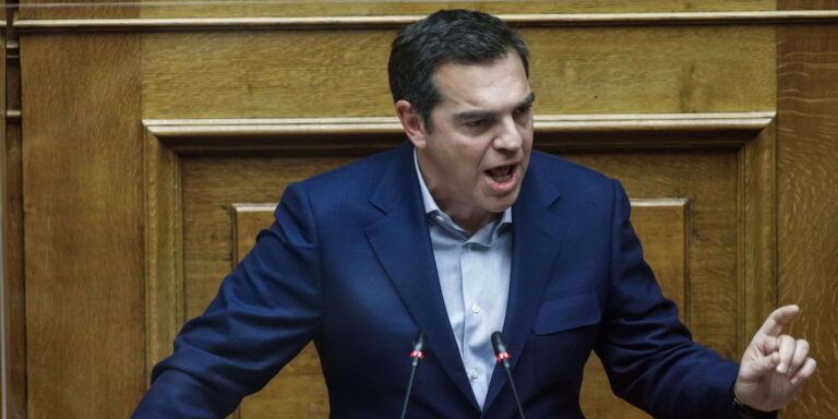 Τσίπρας: «Πρώτη φορά βλέπω πρωθυπουργό να εξαγγέλλει μέτρα στήριξης μιλώντας για ψίχουλα»