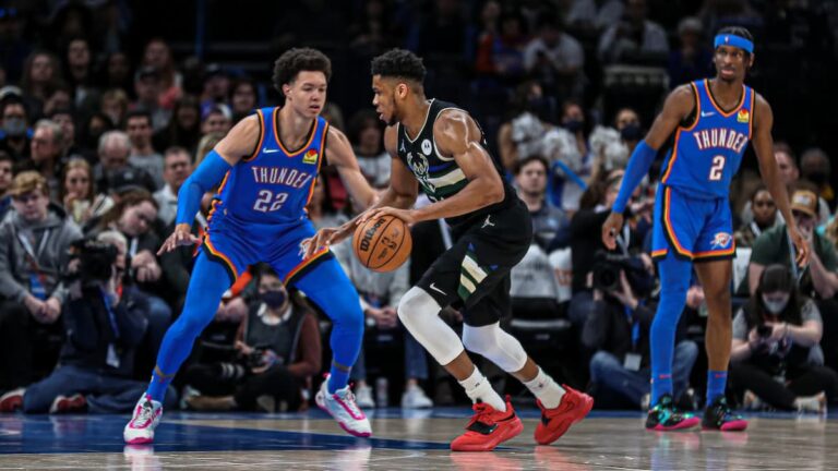 NBA: Νέα νίκη (115-142) για τους Μπακς κόντρα στους Θάντερ – Εντυπωσιακός ξανά ο Αντετοκούνμπο (βίντεο)