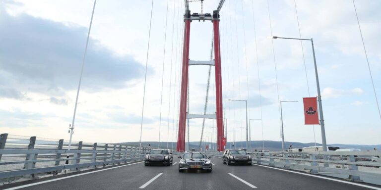 Εγκαινιάστηκε η πρώτη γέφυρα στα Δαρδανέλλια που συνδέει την Ευρώπη με την Ασία – H μεγαλύτερη στον κόσμο (βίντεο)