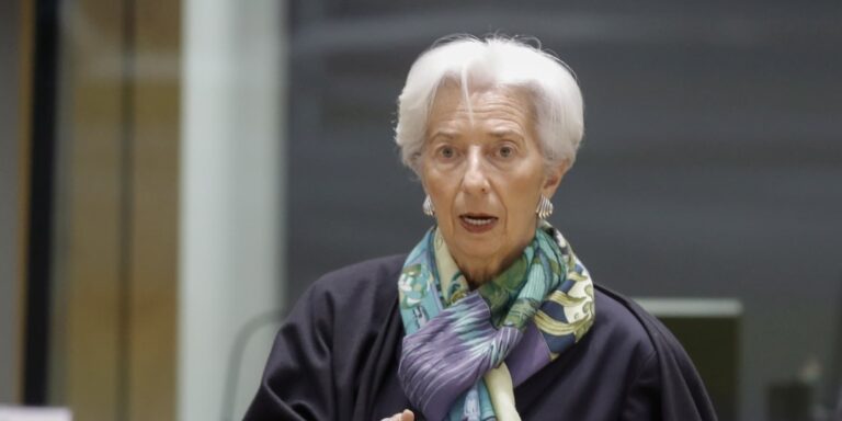 Καθησυχαστική η Λαγκάρντ: «Θα υπάρξει περιθώριο μεταξύ του τερματισμού των αγορών ομολόγων και της αύξησης των επιτοκίων της ΕΚΤ»