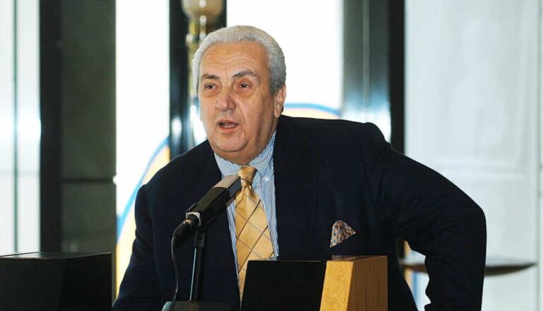 Στις 9.00 η κηδεία του Δημήτρη Κοντομηνά στο Α’ Νεκροταφείο