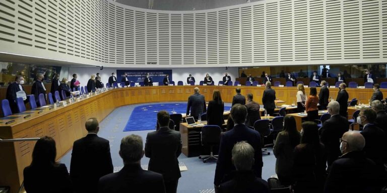 Ουραγός η Ελλάδα στη συμμόρφωση έναντι καταδικαστικών αποφάσεων για παραβίαση ανθρωπίνων δικαιωμάτων