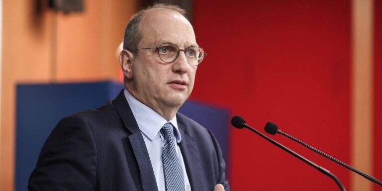 Οικονόμου: «Ο κ. Τσίπρας έχει συλληφθεί επανειλημμένα να ψευδολογεί – Καταφεύγει σε σοφιστείες»