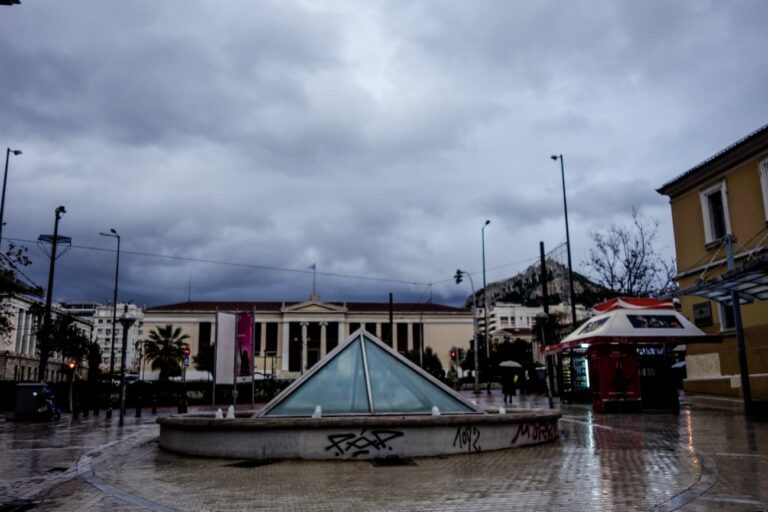 Καιρός: Αλλάζει το σκηνικό με βροχές και καταιγίδες – Πού θα χιονίσει