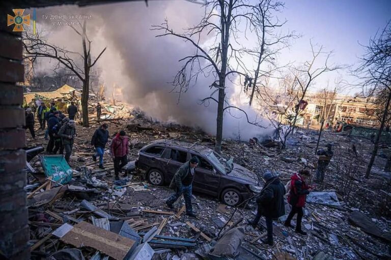 Ουκρανία: Οι Ρώσοι βομβαρδίζουν ακατάπαυστα Κίεβο, Λβιβ, Χάρκοβο και Κράματορσκ – 4 νεκροί και τραυματίες(εικόνες & βίντεο)