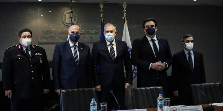 Ψηφιοποιείται η επίδοση δικογράφων από τα Δικαστήρια – Αποδεσμεύονται 1.500 αστυνομικοί