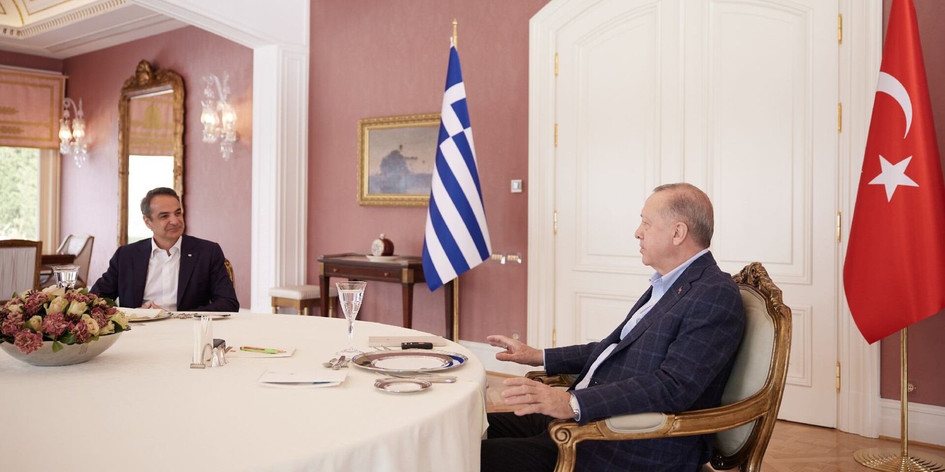 Ο Κυριάκος Μητσοτάκης με τον Ταγίπ Ερντογάν