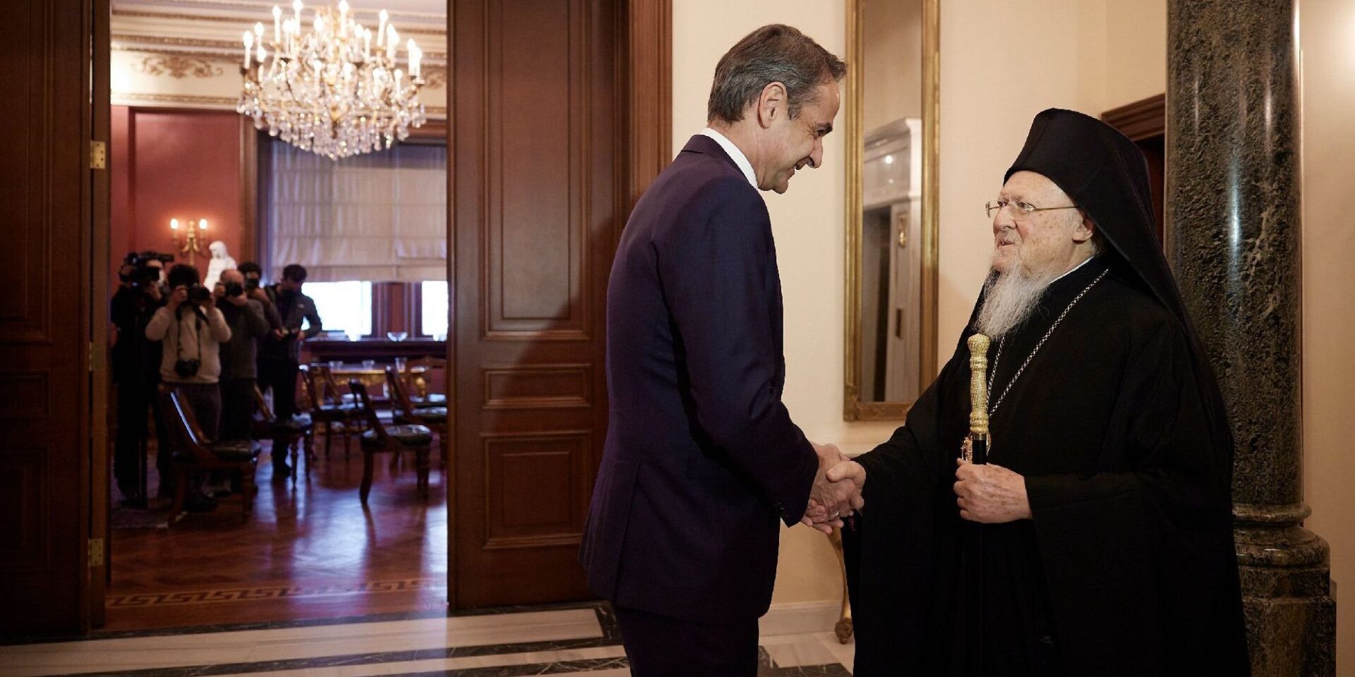 Με τον Οικουμενικό Πατριάρχη Βαρθολομαίο συναντήθηκε ο Κυριάκος Μητσοτάκης στην Κωνσταντινούπολη