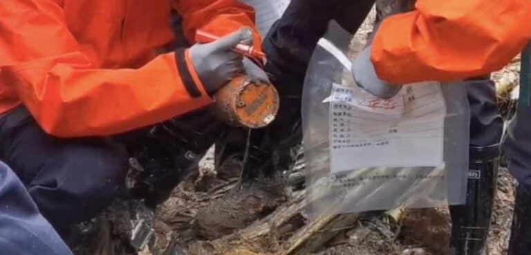 Κίνα – Συντριβή Βοeing: Βρέθηκε το ένα μαύρο κουτί του αεροσκάφους με τους 132 επιβάτες – Η χειρότερη αεροπορική τραγωδία της χώρας από το 1994 (εικόνες & βίντεο)