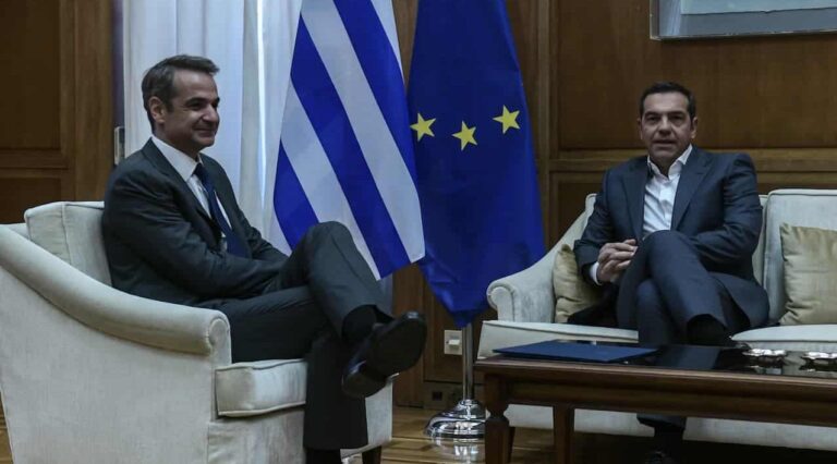 Ο Μητσοτάκης ενημερώνει τους πολιτικούς αρχηγούς για την επίσκεψη στην Τουρκία – Σήμερα με Τσίπρα και Ανδρουλάκη