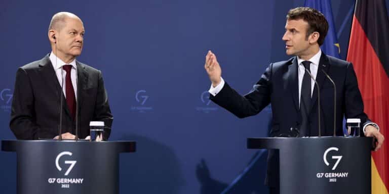 Πόλεμος στην Ουκρανία: Σολτς και Μακρόν ζήτησαν από τον Πούτιν κατάπαυση του πυρός