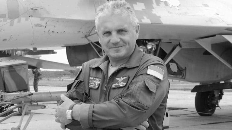 Oleksandr Oksanchenko: Ο 53χρονος «Top Gun» της Ουκρανίας που έπεσε στο καθήκον (εικόνες & βίντεο)