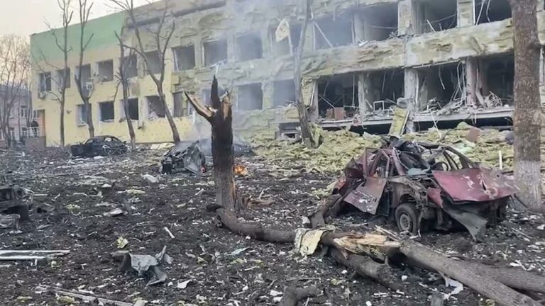Ουκρανία: Σφοδρές μάχες σε Χάρκοβο – Οι Ρώσοι πολιορκούν την Μαριούπολη (εικόνες & βίντεο)