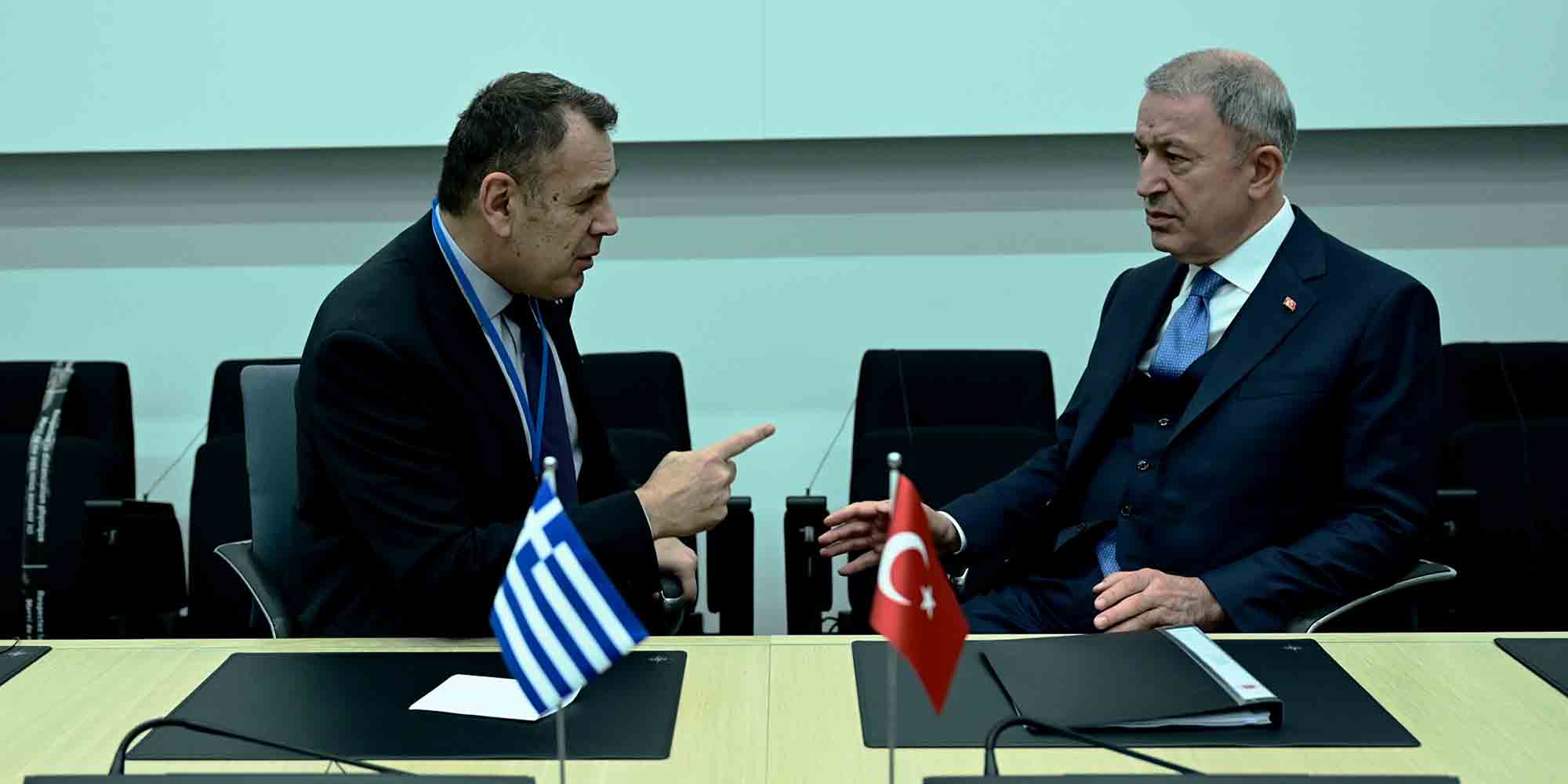 Ο Υπουργός Εθνικής Αμύνης Νίκος Παναγιωτόπουλος στη συνάντησή του με τον Τούρκο ομόλογό του Χουλουσί Ακάρ