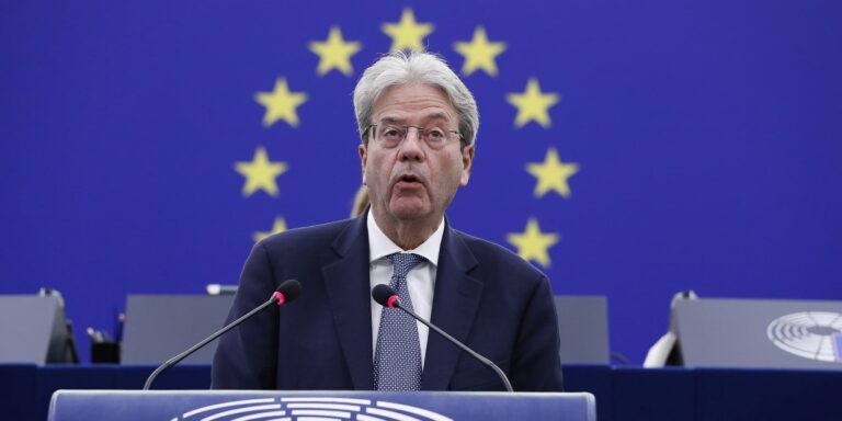 Τζεντιλόνι: «Μόνο μια ισχυρή κοινή απάντηση θα μειώσει τις επιπτώσεις του πολέμου στην οικονομία»