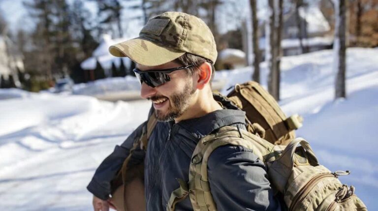 Κορυφαίος Καναδός sniper πήγε στην Ουκρανία για να πολεμήσει τους Ρώσους – Έχει πετύχει στόχο από απόσταση 3.540 μέτρων (εικόνες & βίντεο)