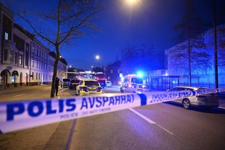 Σουηδία: Νεκρές δύο γυναίκες που μαχαιρώθηκαν από 18χρονο μαθητή σε σχολείο (εικόνες & βίντεο)