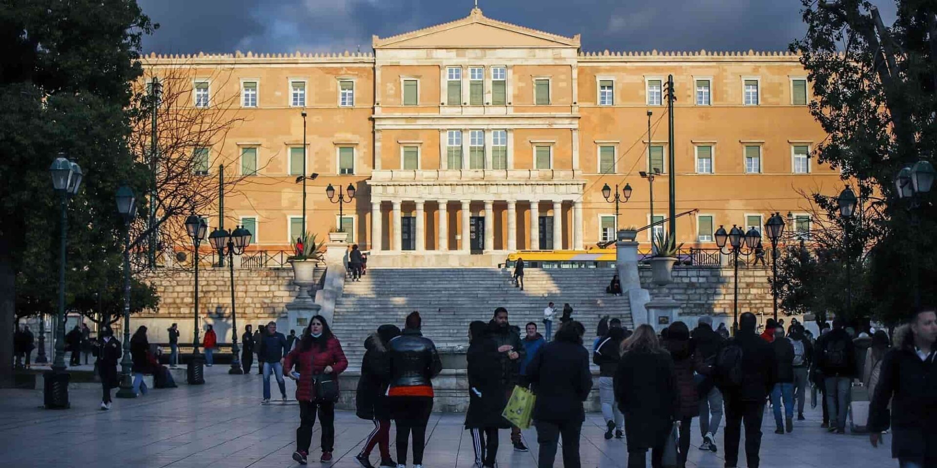 Κόσμος στο Σύνταγμα