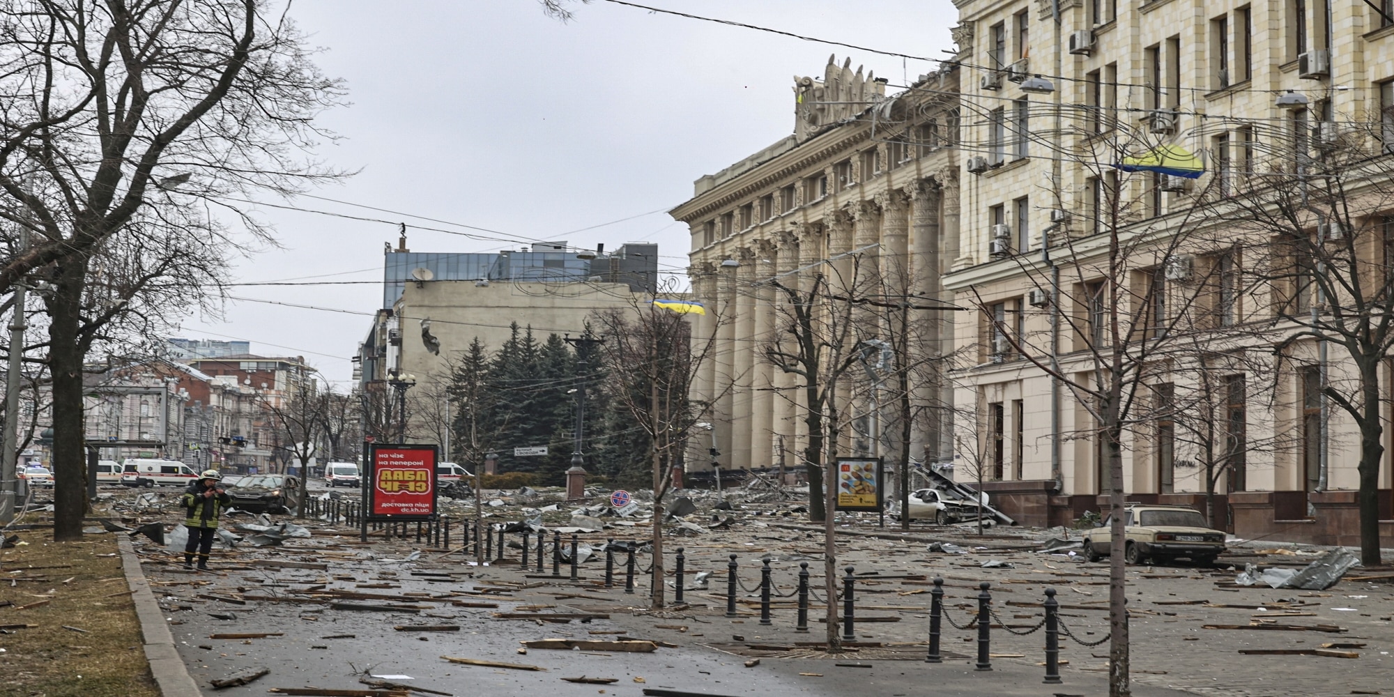 Κατεστραμμένα κτίρια μετά από ρωσικό βομβαρδισμό στο Χάρκοβο