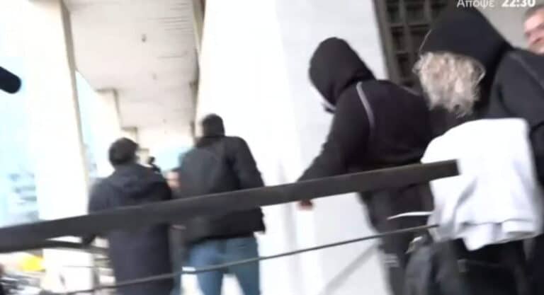 Ρούλα Πισπιρίγκου: Στη ΓΑΔΑ η μητέρα και η αδερφή της 33χρονης – Δεν έκαναν καμιά δήλωση στους δημοσιογράφους