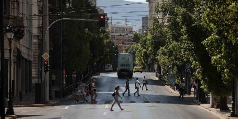 Καλοκαιρινός καιρός την Κυριακή- Ανεβαίνει και άλλο η θερμοκρασία