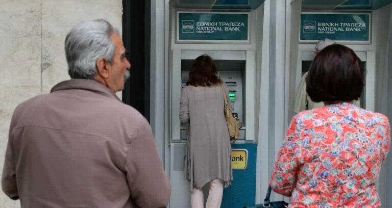 ΟΑΕΔ: Πότε πληρώνονται τα επιδόματα και το Δώρο Πάσχα