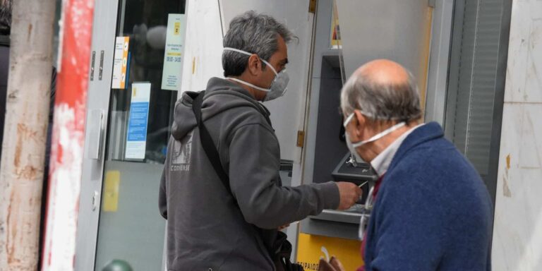 Οι ημερομηνίες πληρωμών για κύριες και επικουρικές συντάξεις