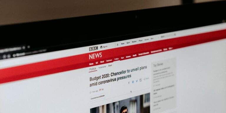 Η Ρωσία απαγόρευσε το BBC και το Radio Liberty  